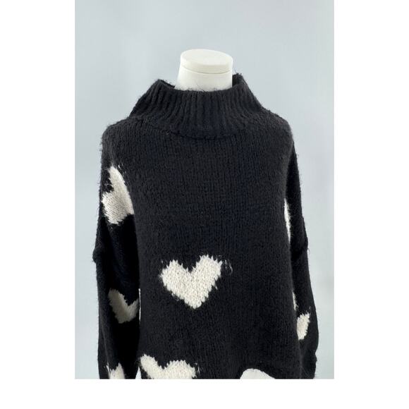 Astrid Clothing Black Heart Sweater Fuzzy Oversized Cropped Mock Neck NWT M - Picture 3 of 8
